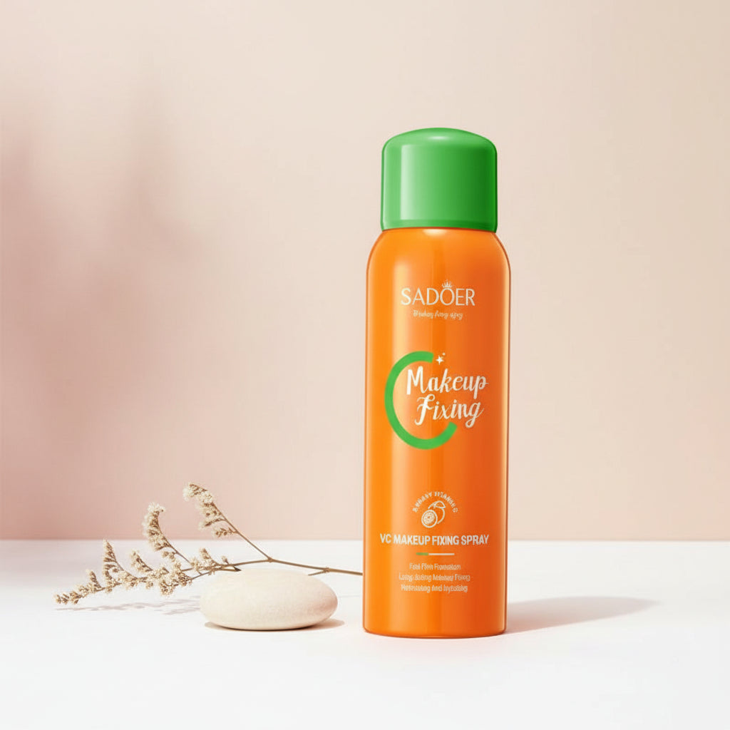 Clear makeup setting spray with a refreshing formula.